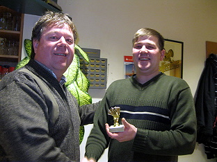 Lars erhält den "Loserpreis" 2010